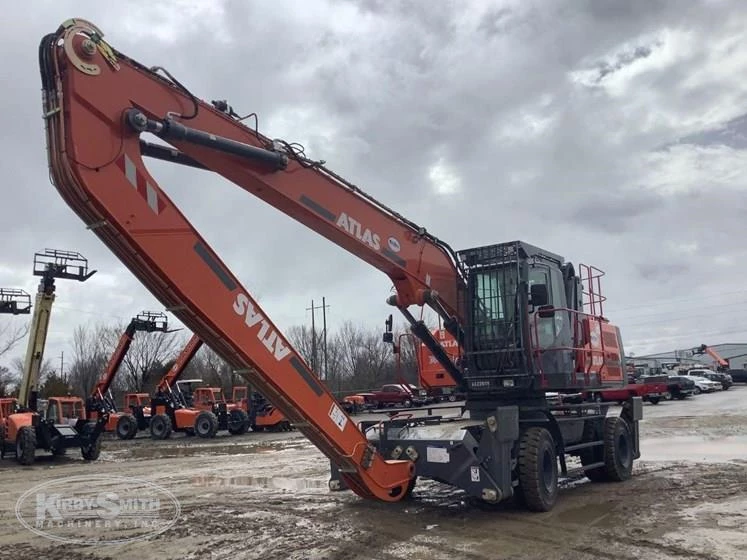 Used Atlas Material Handler